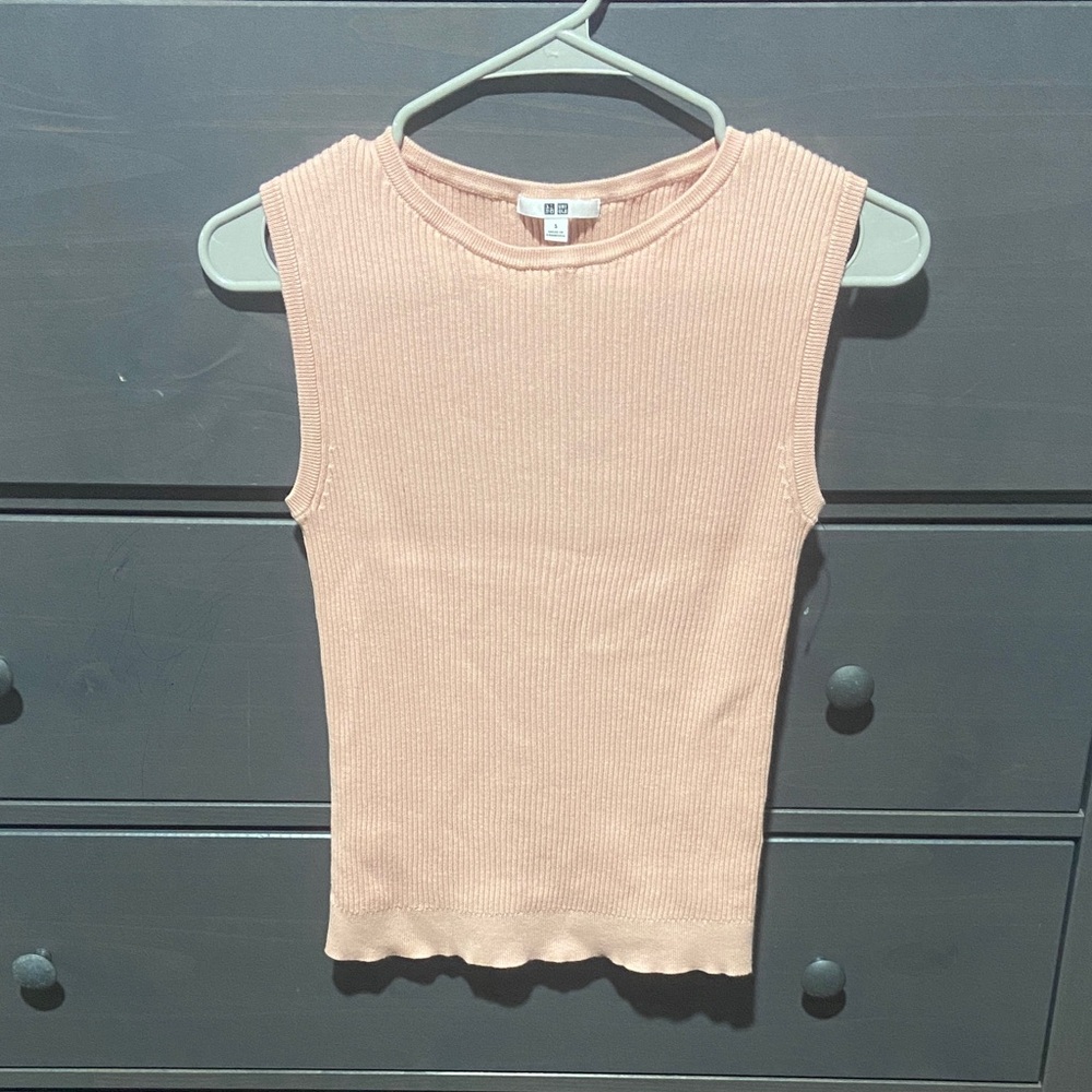 Uniqlo Ribbed Tank Top - Light Pink
